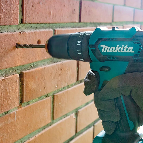 Taladro Makita Percutor y Atornillador 18V Li-Ion